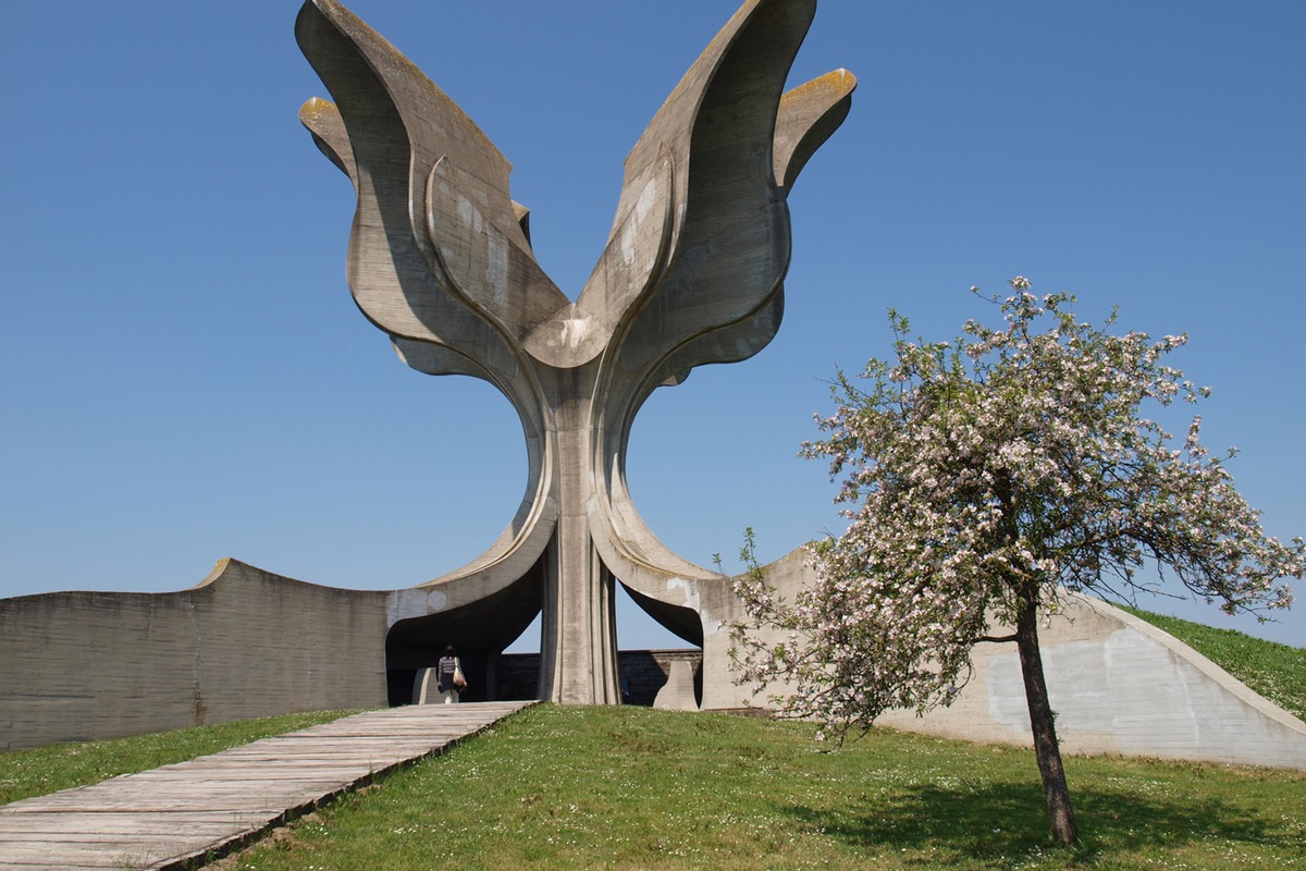Zagreb-architecture-Jasenovac-20110422-056